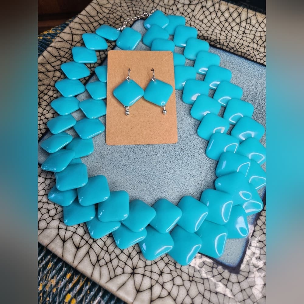 Turquoise Color Geometric Acrylic Beaded Necklace and Earring Set