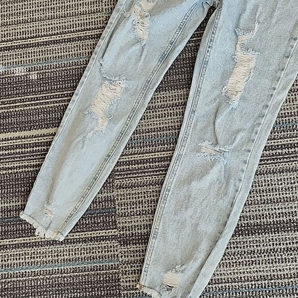 Tinseltown Light Wash Distressed Skinny Jeans Raw Hem Cropped