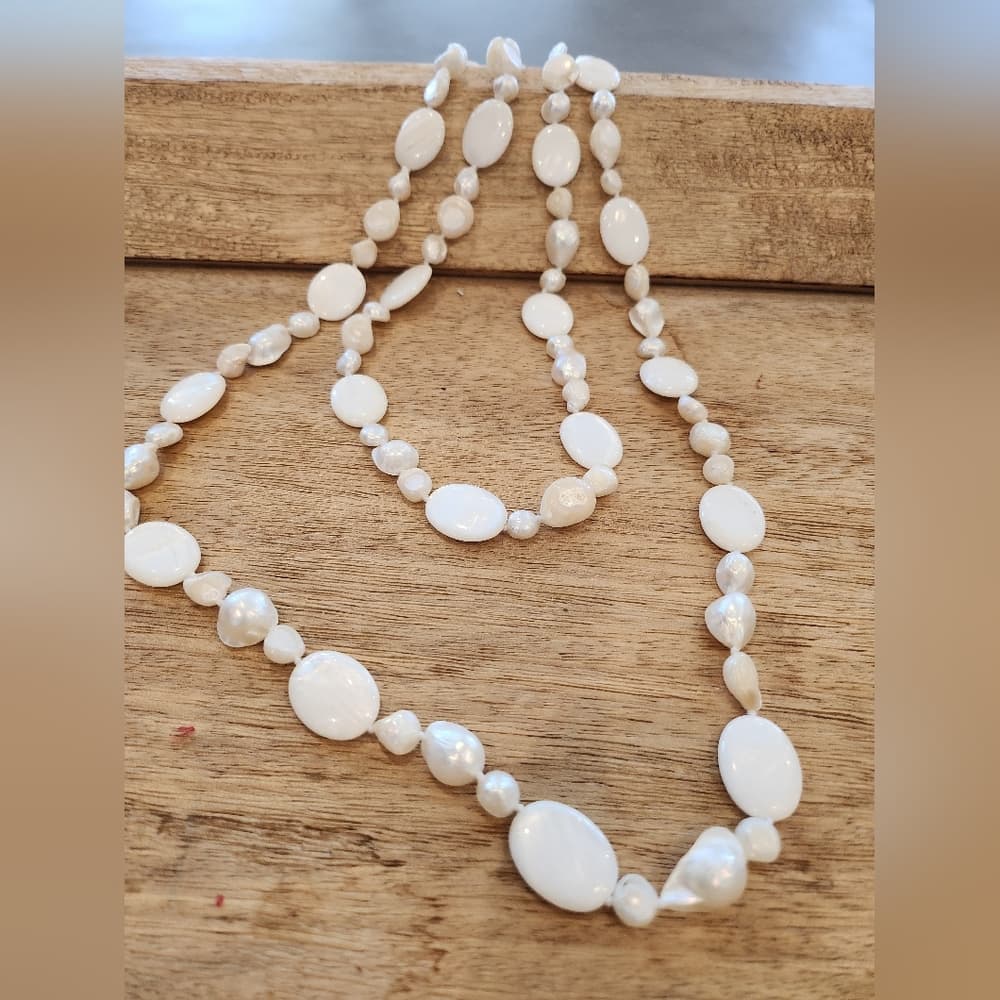 Gorgeous High Luster White Mother Of Pearl Long Beaded Necklace - Thumbnail 4