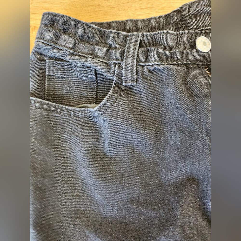 Black High Waist Raw Hem Buttoned Cropped Denim Jeans With Back Leg Seams - Thumbnail 9