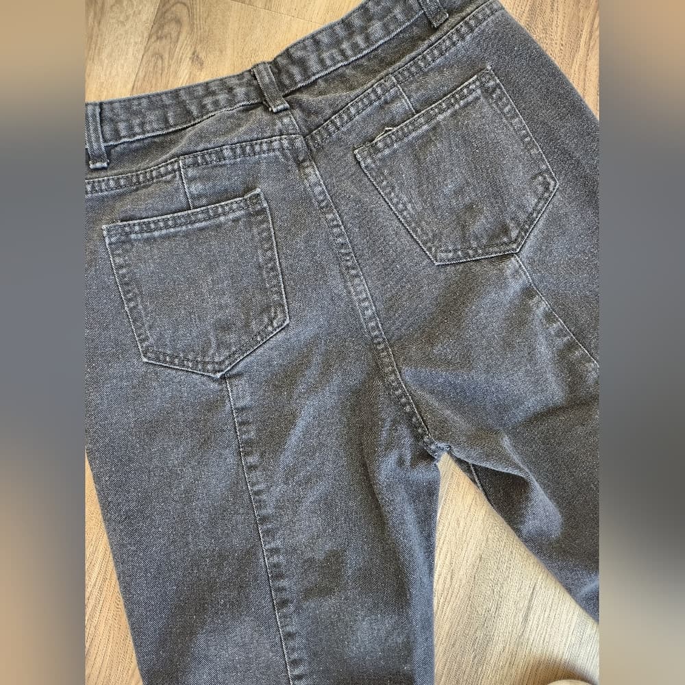Black High Waist Raw Hem Buttoned Cropped Denim Jeans With Back Leg Seams - Thumbnail 2
