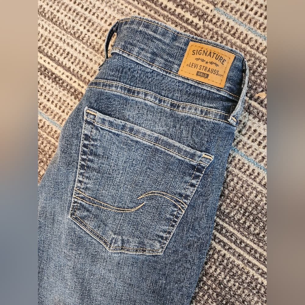 Levi's Totally Shaping Mid Rise Skinny Medium Wash Denim Jeans - Thumbnail 2