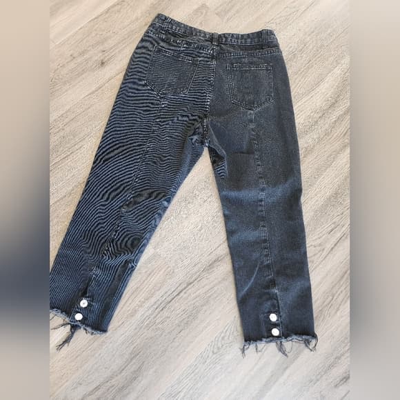 Black High Waist Raw Hem Buttoned Cropped Denim Jeans With Back Leg Seams - Thumbnail 11