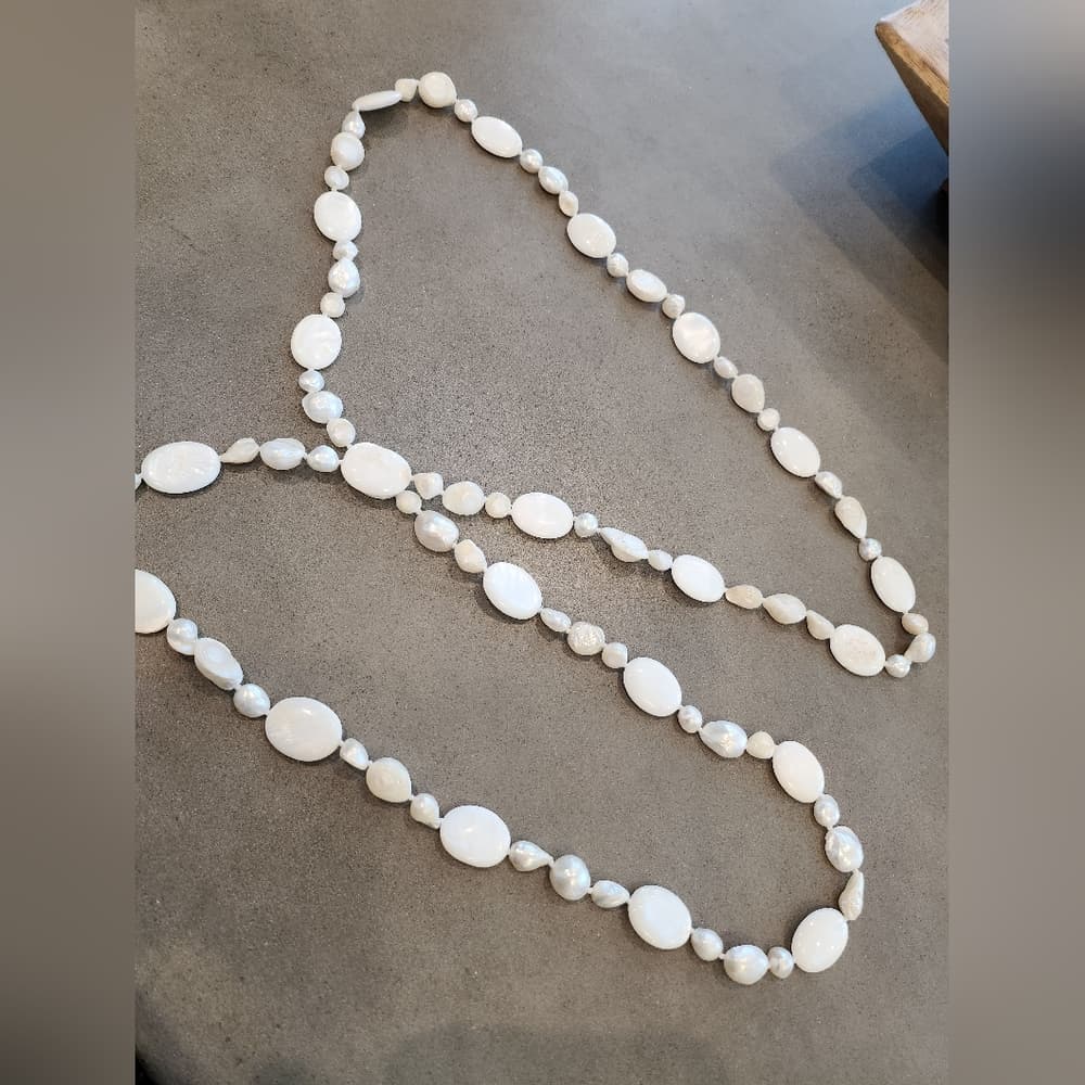 Gorgeous High Luster White Mother Of Pearl Long Beaded Necklace - Thumbnail 2