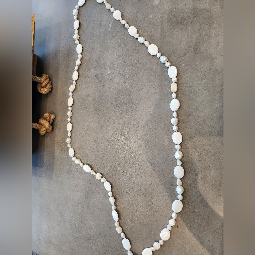 Gorgeous High Luster White Mother Of Pearl Long Beaded Necklace - Thumbnail 3