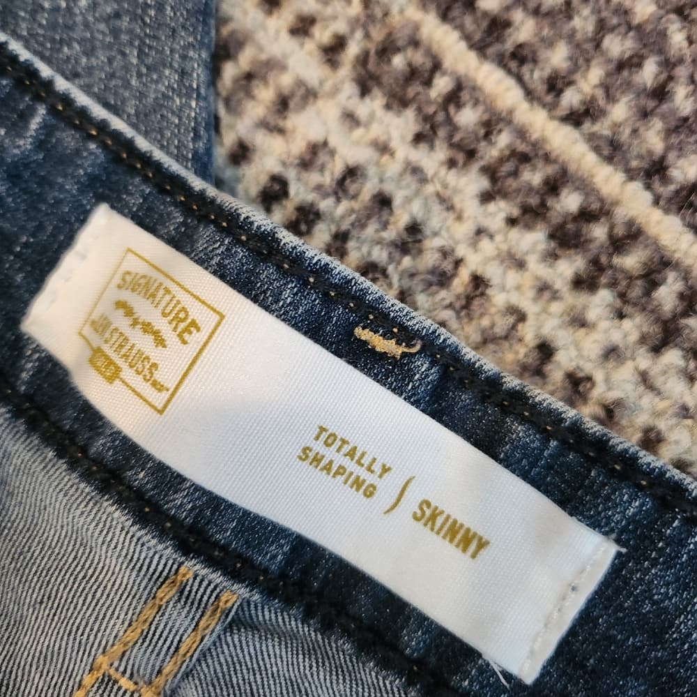 Levi's Totally Shaping Mid Rise Skinny Medium Wash Denim Jeans - Thumbnail 4
