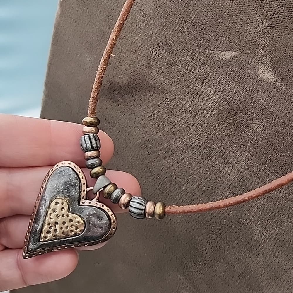 Vintage Artisan Copper and Gun Metal Tone Hammered Heart Choker Necklace - Thumbnail 2