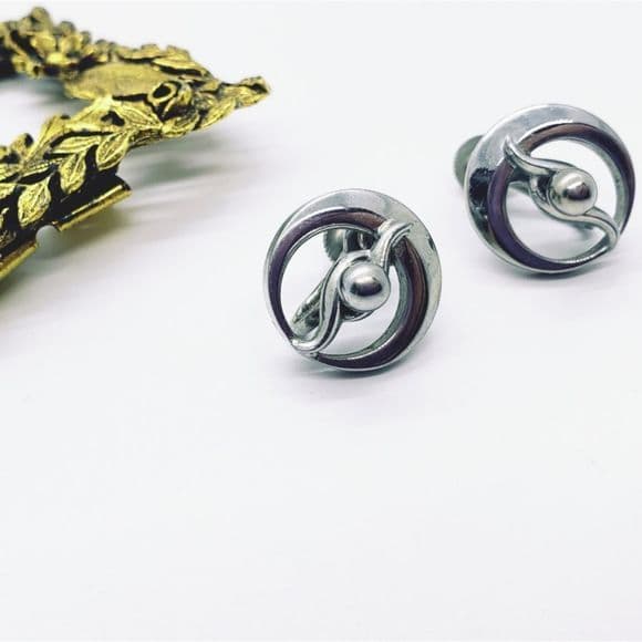 Vintage Alice 🥰 Silver Tone Round Screw Back Earrings - Thumbnail 6