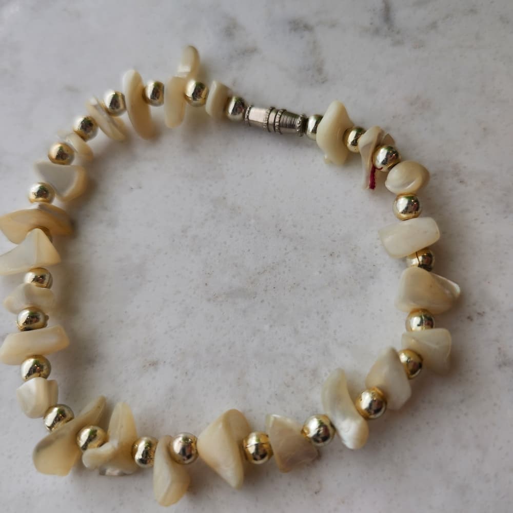 Elegant Vintage Gold Tone and Cream Mother Of Pearl Beaded Bracelet - Thumbnail 3