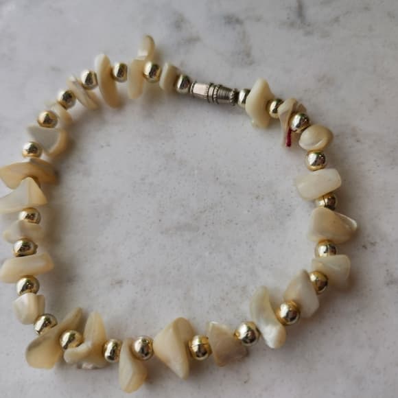 Elegant Vintage Gold Tone and Cream Mother Of Pearl Beaded Bracelet - Thumbnail 4