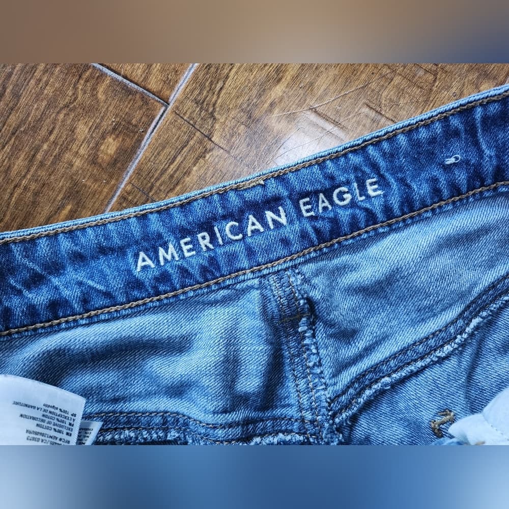 American Eagle High Rise Tomgirl Ripped Denim Raw Cut Hem Jeans - Thumbnail 2