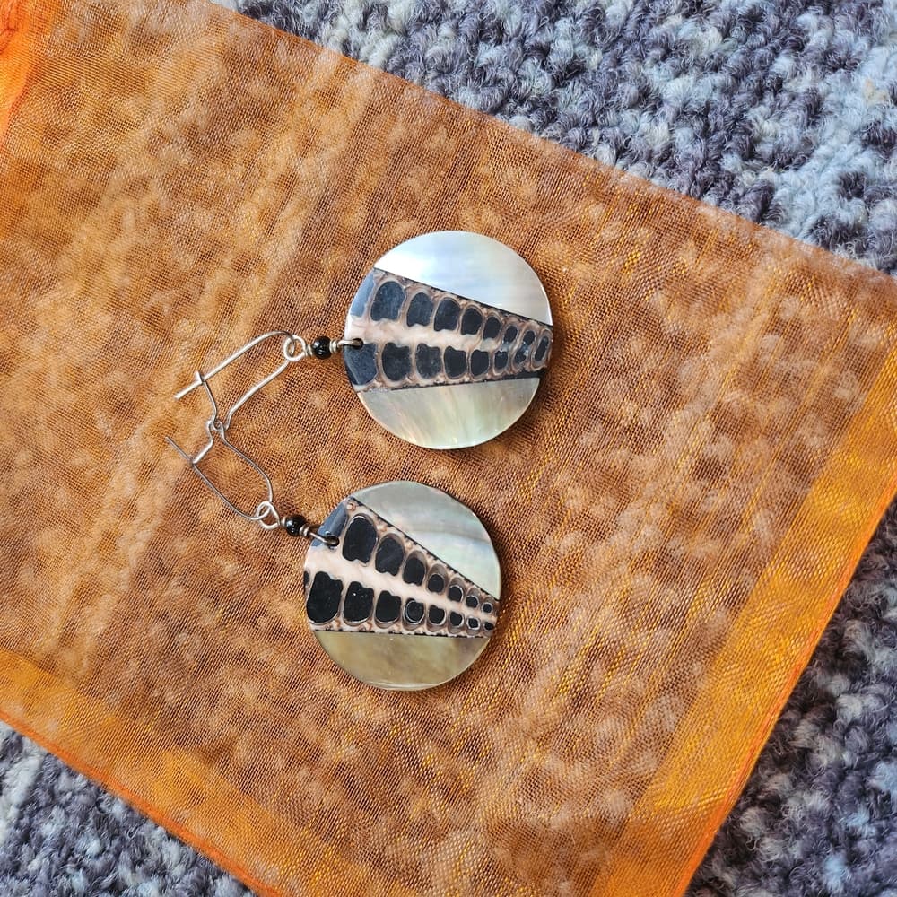 Elegant Black and Silver Earrings - Thumbnail 3