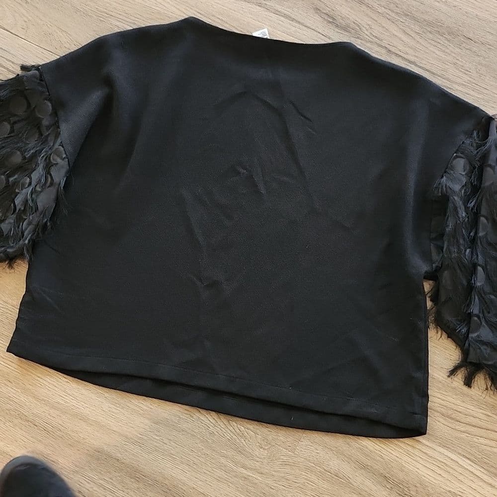 Black Fringed Sleeve Cropped Blouse by H&M - Thumbnail 8