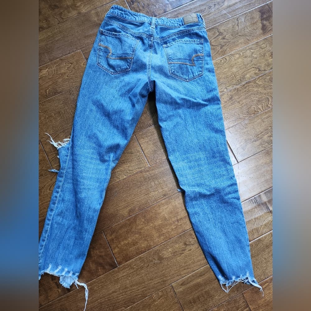 American Eagle High Rise Tomgirl Ripped Denim Raw Cut Hem Jeans - Thumbnail 3