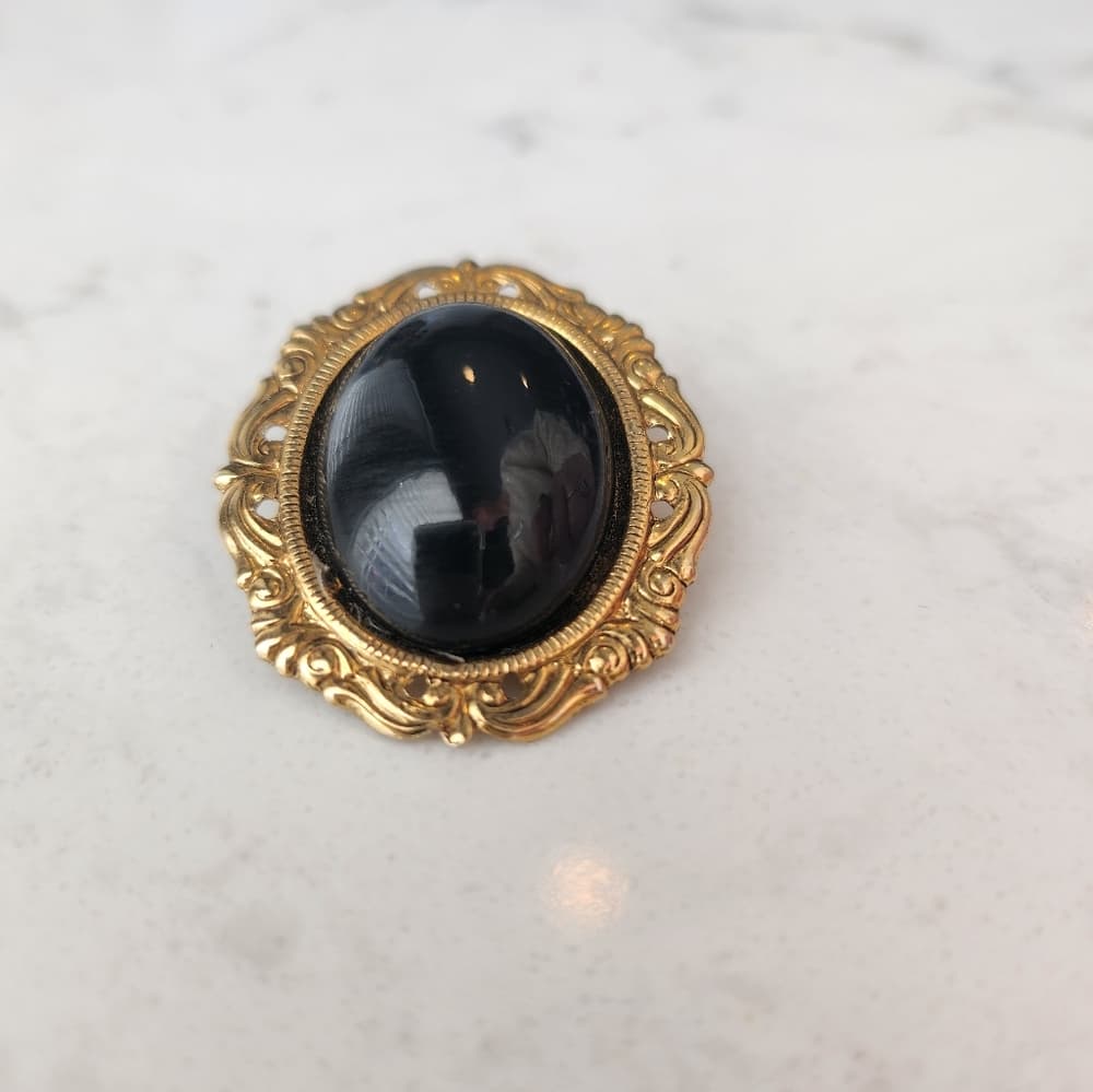 Vintage Victorian Style Faux Onyx Gold Scroll Brooch