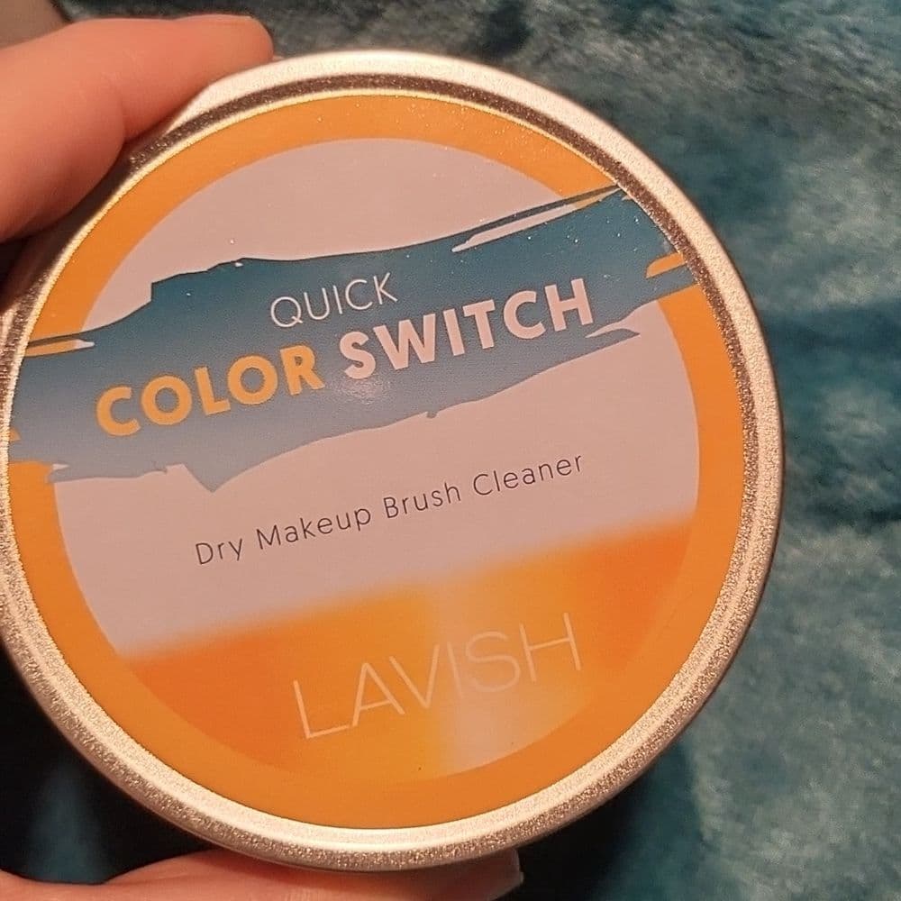 OPVbeauty London Translucent Setting Powder with Bonus Brush Cleaner - Thumbnail 4