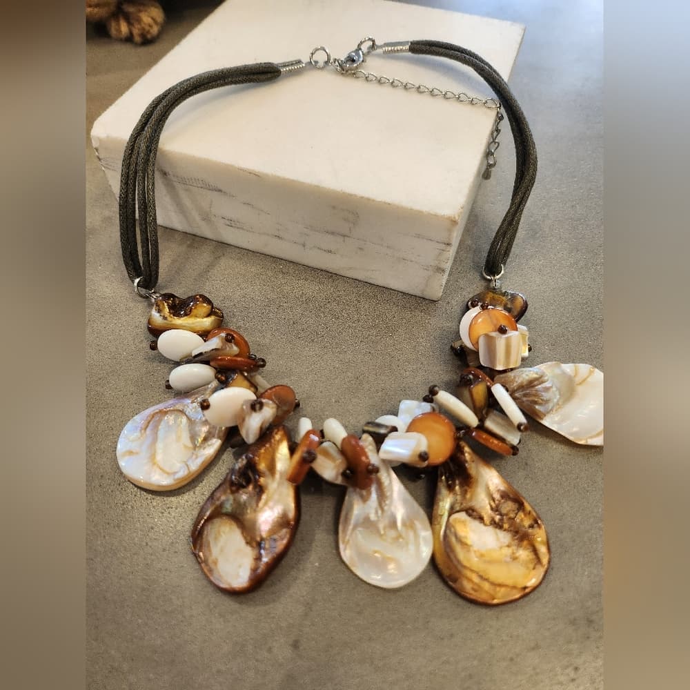 Leather and Shell Chunky Beaded Choker Necklace - Thumbnail 8