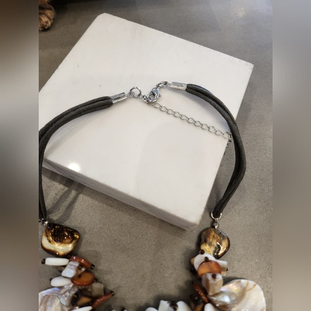 Leather and Shell Chunky Beaded Choker Necklace - Thumbnail 4