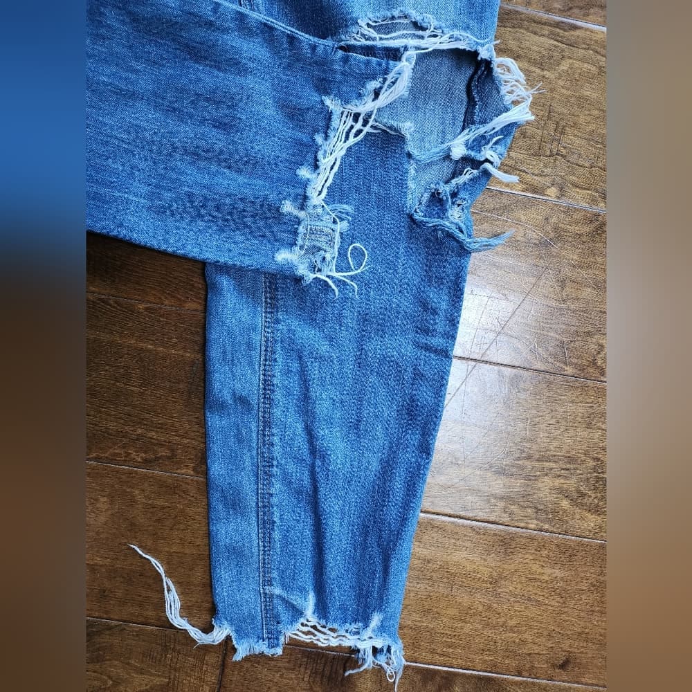 American Eagle High Rise Tomgirl Ripped Denim Raw Cut Hem Jeans - Thumbnail 8