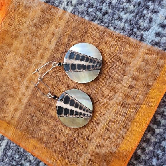 Elegant Black and Silver Earrings - Thumbnail 4