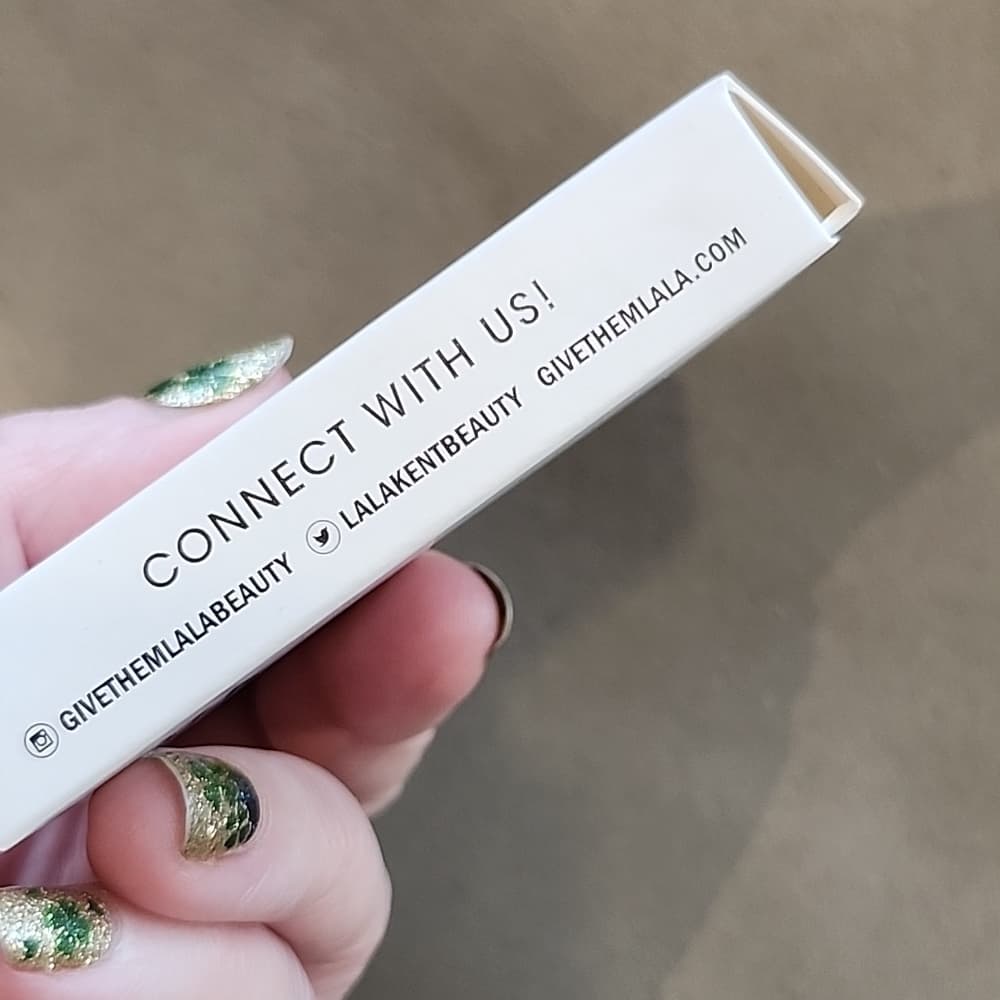 Give Them the Lala Bronzer Compact - Thumbnail 2