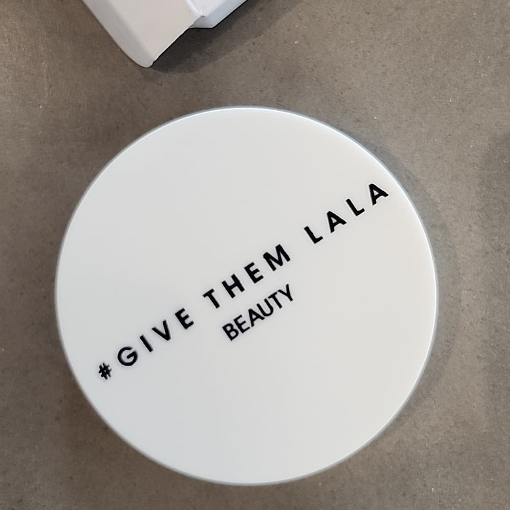 Give Them the Lala Bronzer Compact - Thumbnail 3