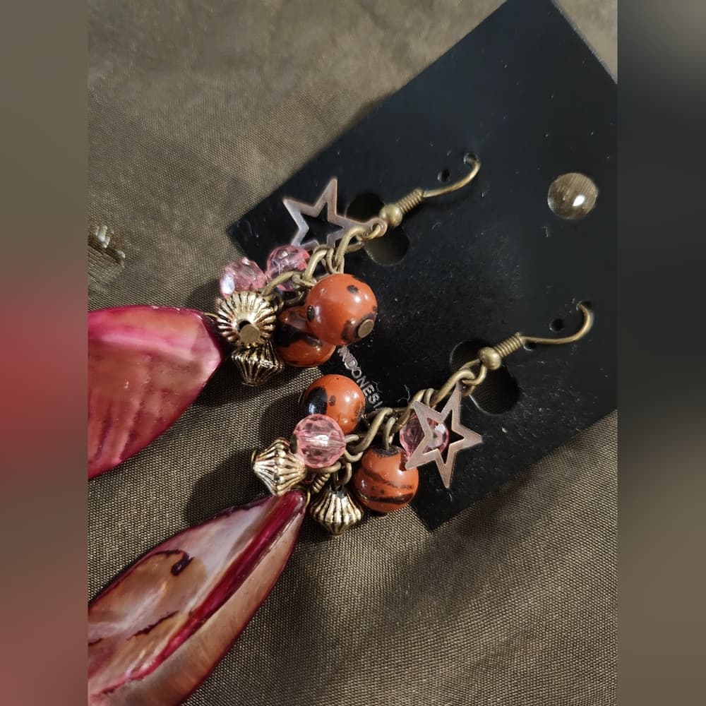 3 Pair Pink, Red and Brown Shell Beaded Dangle Drop Earrings - Thumbnail 5