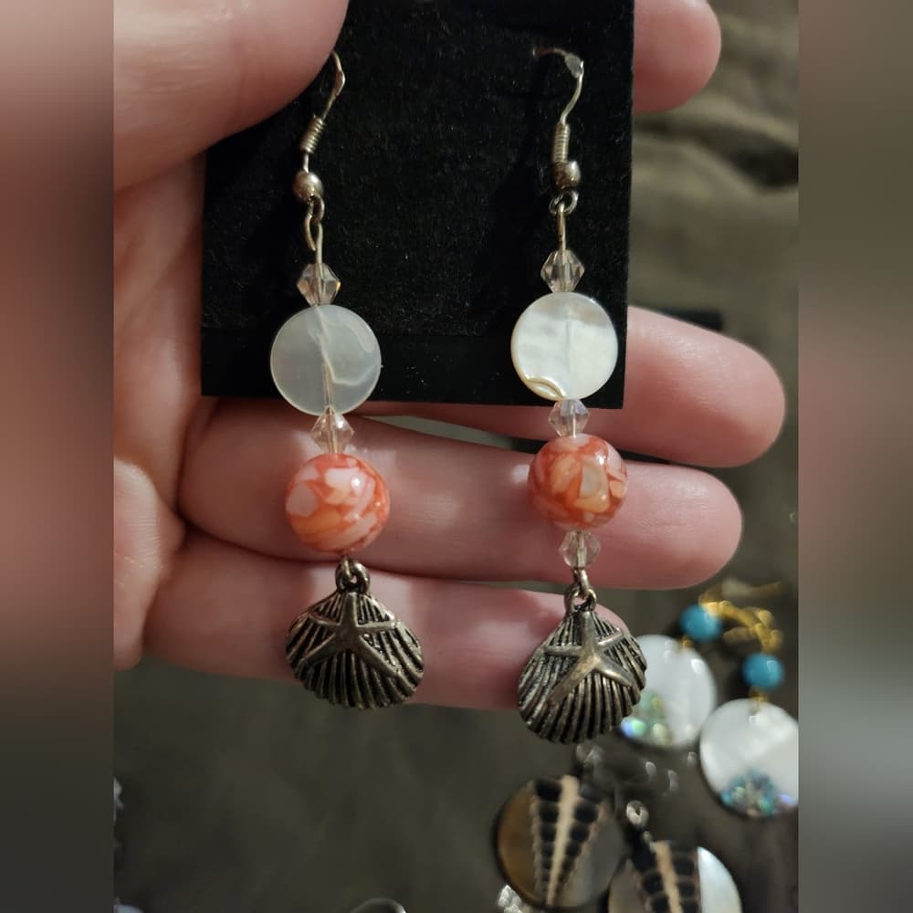 3 Pair Pink, Red and Brown Shell Beaded Dangle Drop Earrings - Thumbnail 8