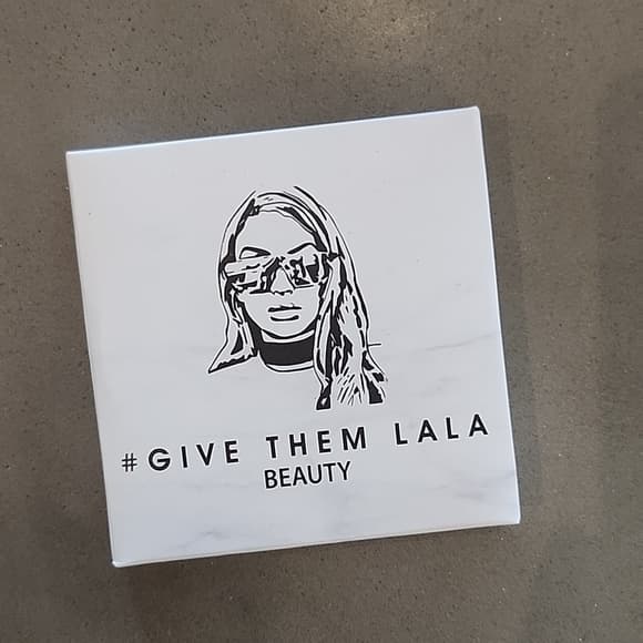 Give Them the Lala Bronzer Compact - Thumbnail 6