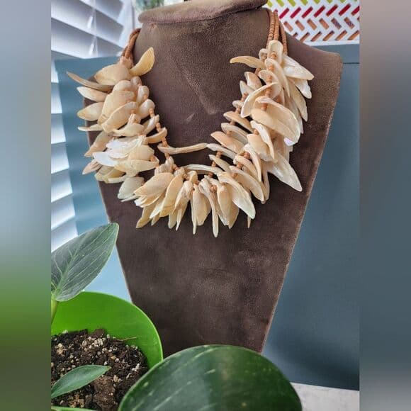Vintage Pastel Cream Shell Fringe and Wood beaded Necklace Boho Mermaid Style - Thumbnail 11