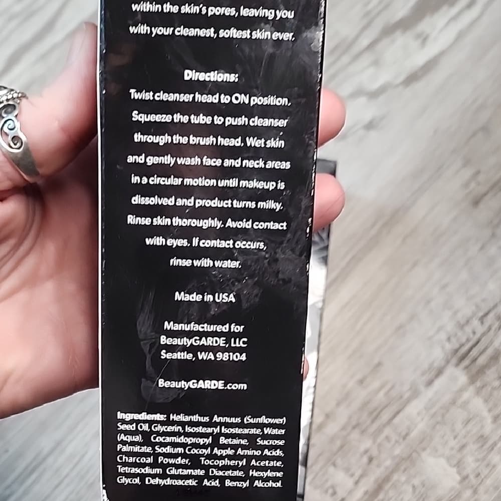 1 Pack Beauty Garde Charcoal Facial Cleanser NIB - Thumbnail 2