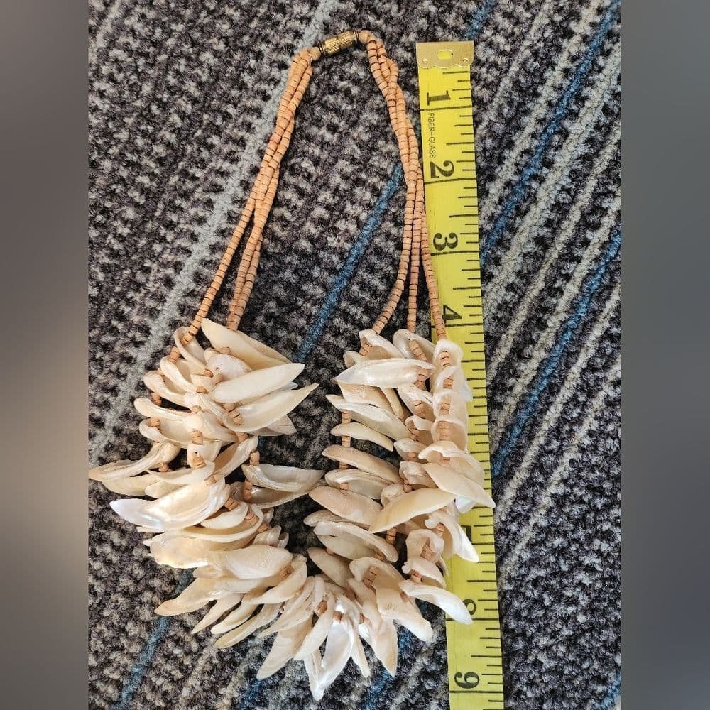 Vintage Pastel Cream Shell Fringe and Wood beaded Necklace Boho Mermaid Style - Thumbnail 9
