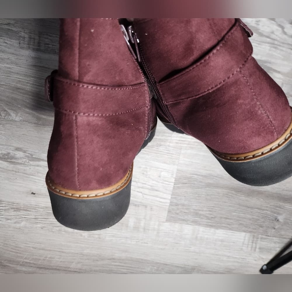 Naturalizer Red and Black Ankle Booties with Buckle Straps - Thumbnail 6
