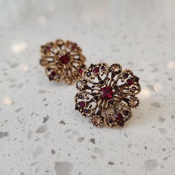 Vintage Floral Red Rinestone Avon Filigree Sparkly Earrings Clip On - Thumbnail 8