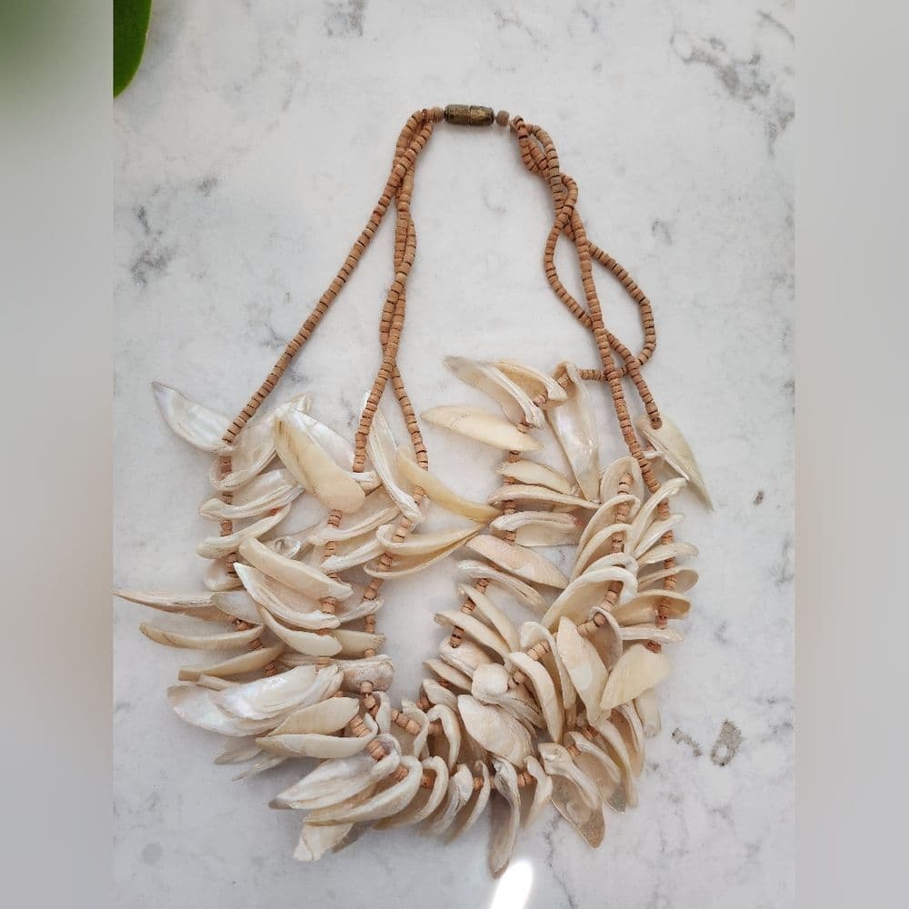 Vintage Pastel Cream Shell Fringe and Wood beaded Necklace Boho Mermaid Style - Thumbnail 8