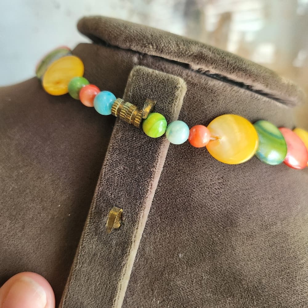 Gorgous Multicolor Shell Disc Beaded Statement Necklace - Thumbnail 4