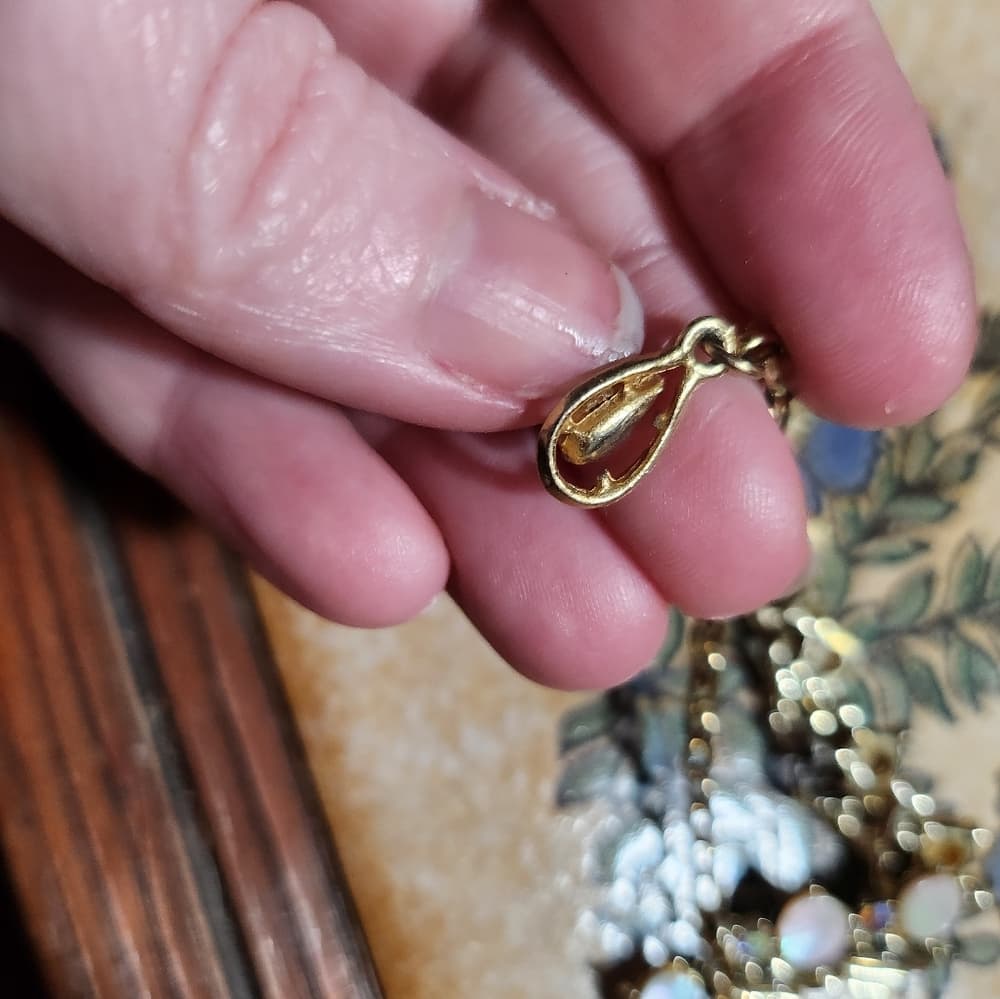 Vintage Gold Tone Shell and Rinestone Choker Necklace - Thumbnail 4