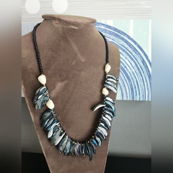 Beautiful Blue Shell And White Mother Of Pearl Beaded Fan Collar Style Necklace - Thumbnail 10