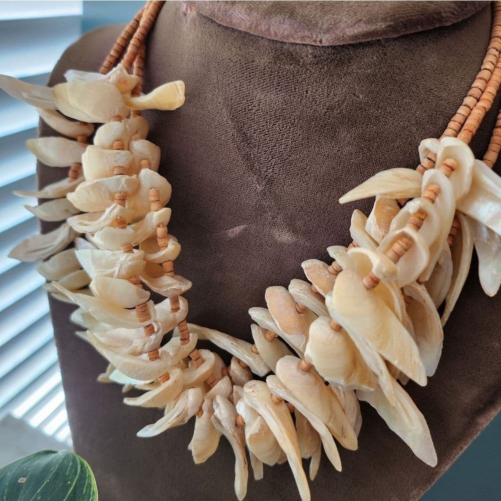 Vintage Pastel Cream Shell Fringe and Wood beaded Necklace Boho Mermaid Style - Thumbnail 3