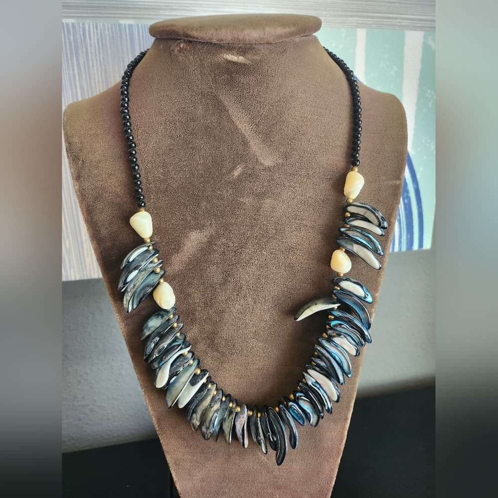 Beautiful Blue Shell And White Mother Of Pearl Beaded Fan Collar Style Necklace