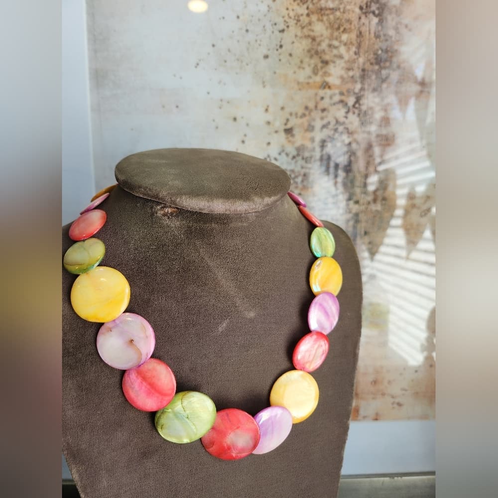 Gorgous Multicolor Shell Disc Beaded Statement Necklace