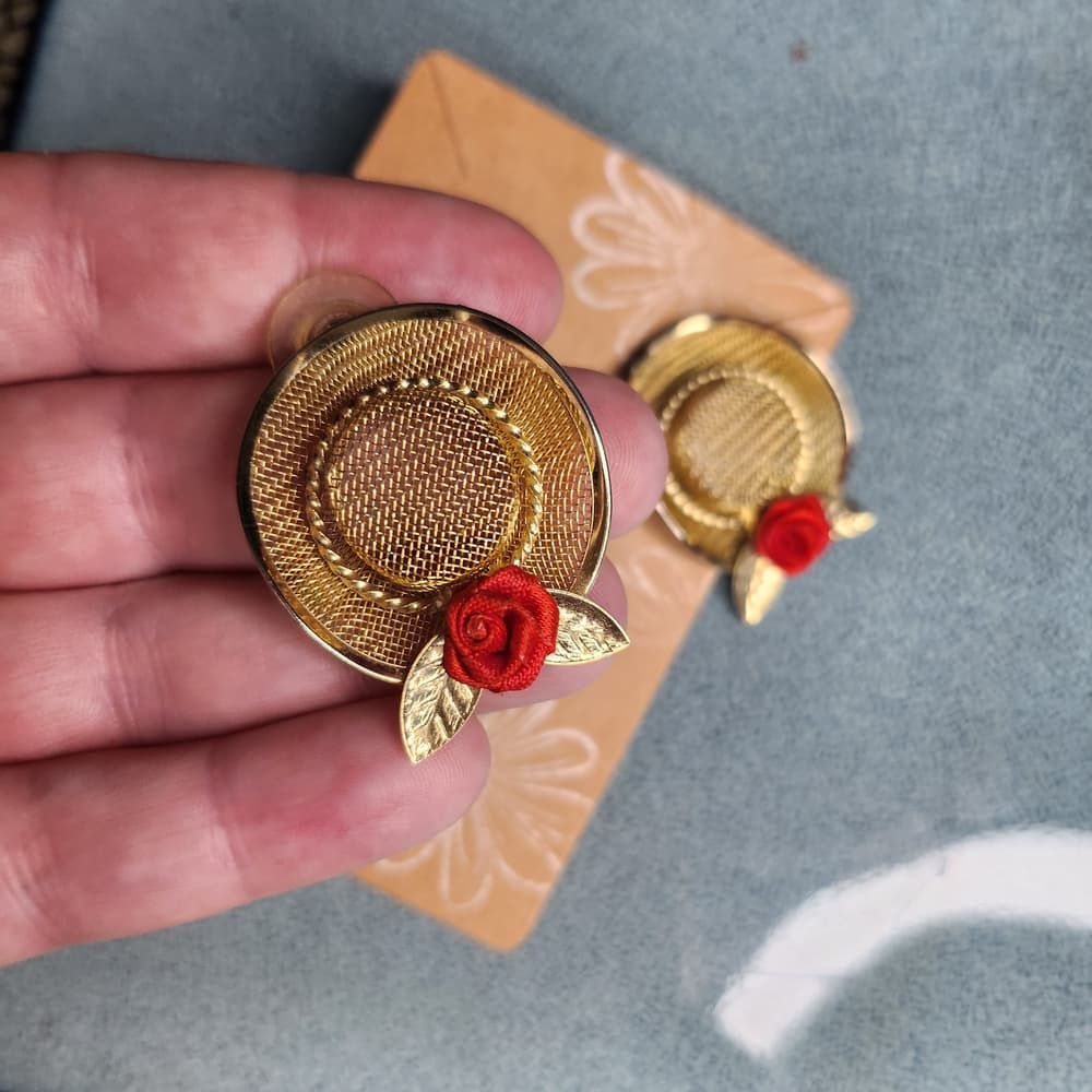 Awesome Gold Metal Mesh Hats With Red Fabric Rose Earrings - Thumbnail 4