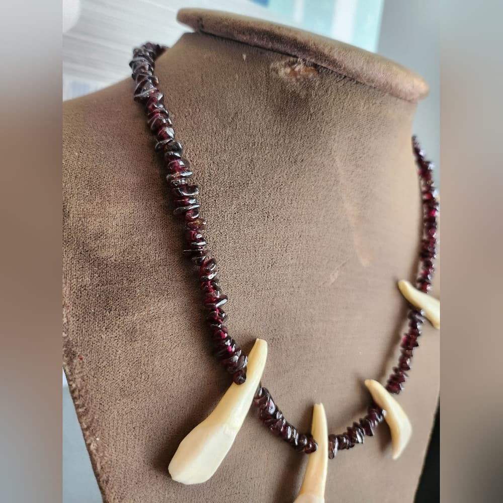 Garnet Beaded Tooth Tribal Style Necklace - Thumbnail 2