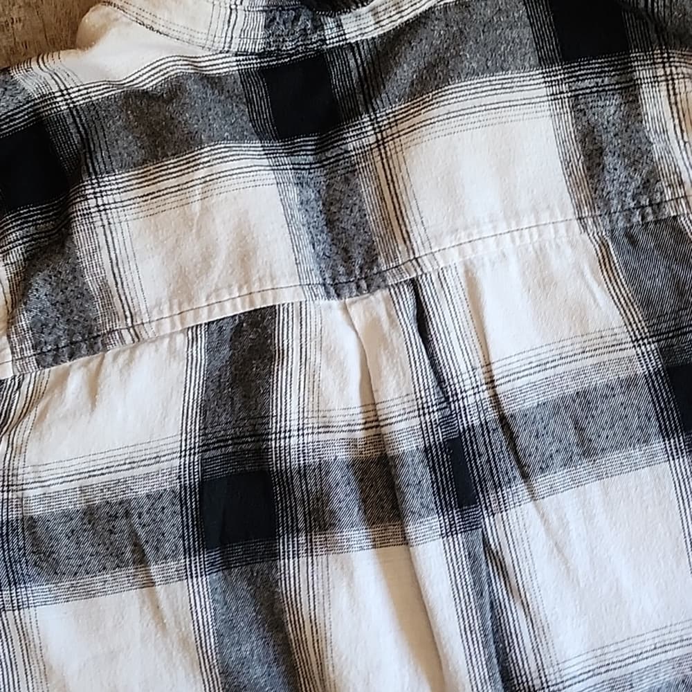 SO Black and White Plaid Cotton Flannel Long Sleeve Jr's size - Thumbnail 5