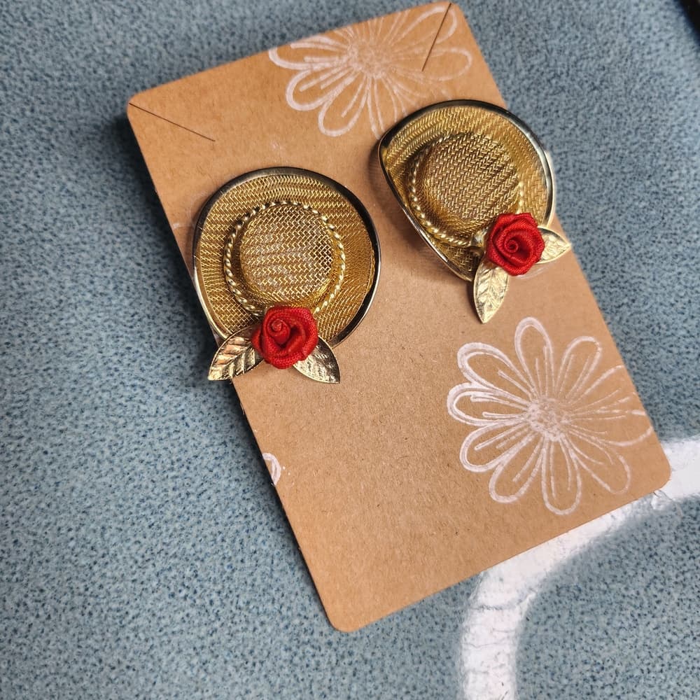 Awesome Gold Metal Mesh Hats With Red Fabric Rose Earrings - Thumbnail 7