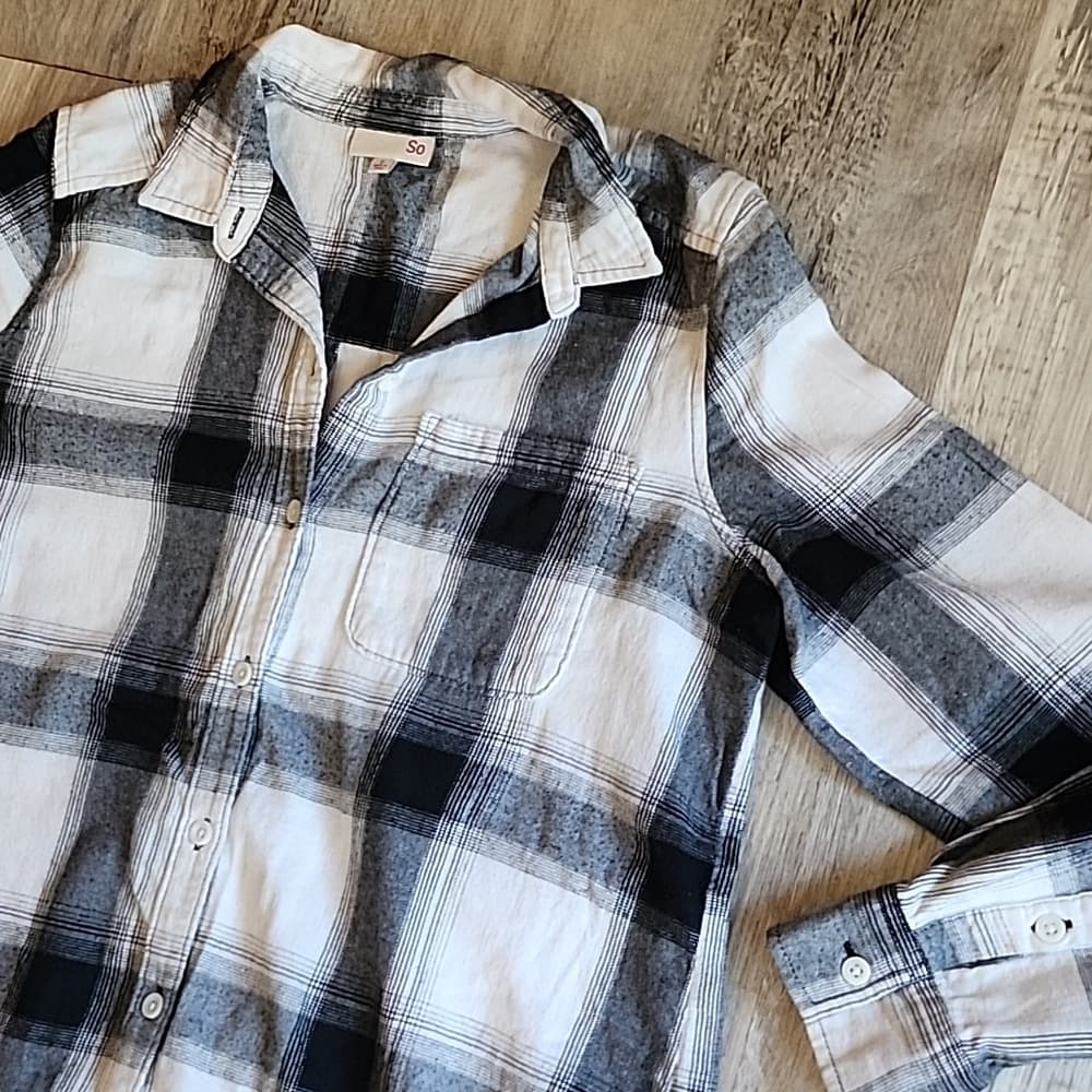 SO Black and White Plaid Cotton Flannel Long Sleeve Jr's size