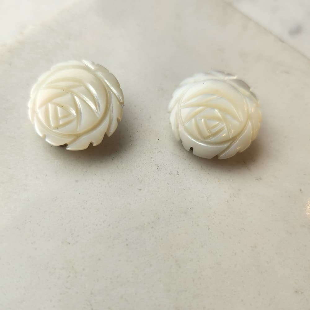 Vintage White Carved Mother Of Pearl Floral Clip On Earrings - Thumbnail 2