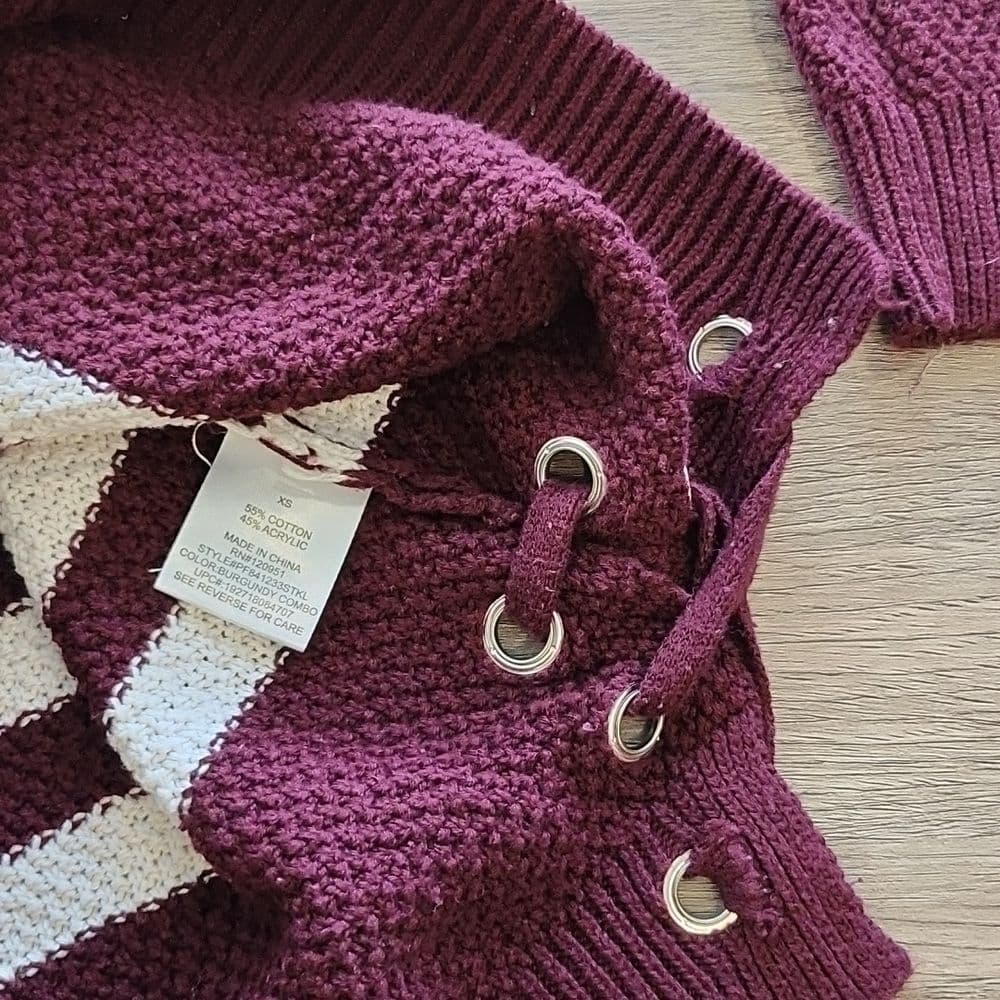 Pink Republic 🥰 Burgundy and White Crop Sweater - Thumbnail 3