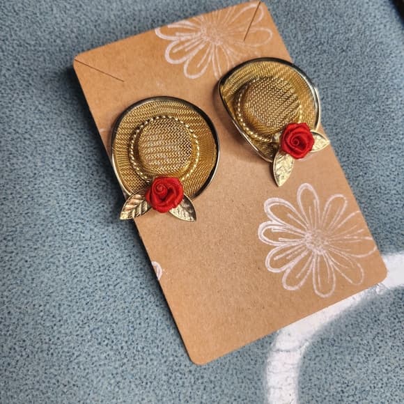 Awesome Gold Metal Mesh Hats With Red Fabric Rose Earrings - Thumbnail 8
