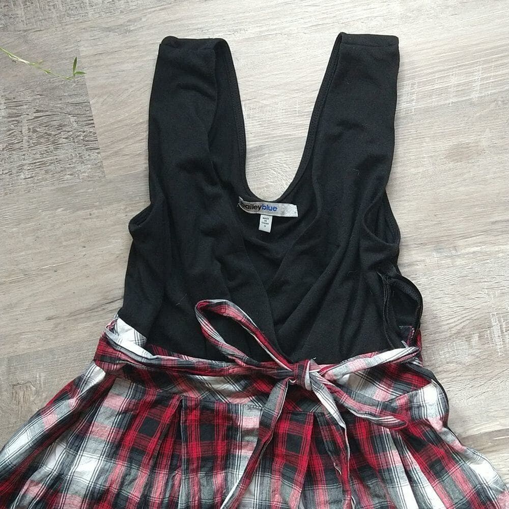 Bailey Blue vintage Y2K black sleeveless and red plaid dress with tie waist - Thumbnail 2